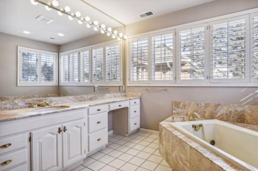 1941 Glenhill Road, Saint Paul, MN 55118