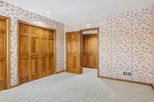 1941 Glenhill Road, Saint Paul, MN 55118