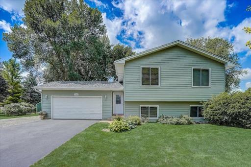 This beautiful move-in ready home has been meticulously maintained and pride of ownership shines through! Great cul-de-sac lot with gorgeous outdoor space!