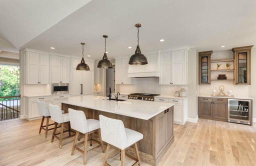 694 Wentworth Avenue, Mendota Heights, MN 55118