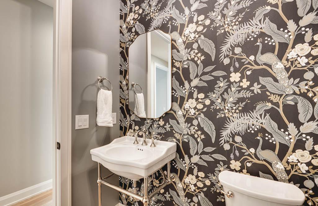 20 - Powder Room.jpg