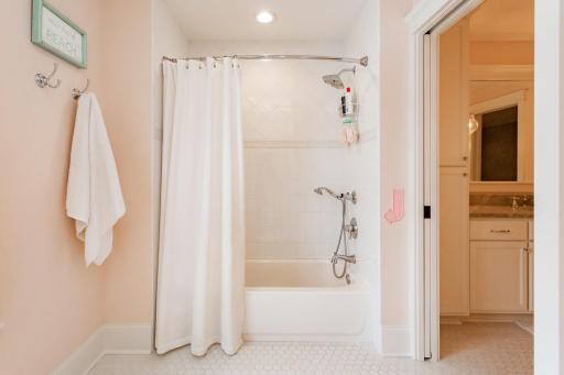 423 Glen Court, Hudson, WI 54016