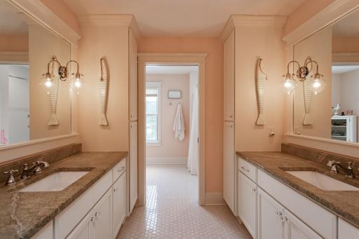 423 Glen Court, Hudson, WI 54016
