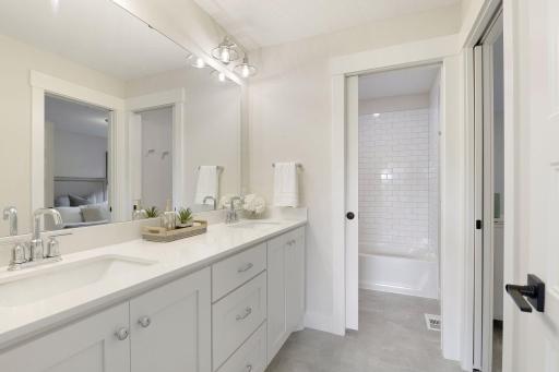 Jack n Jill Bath - Photo of a similar home