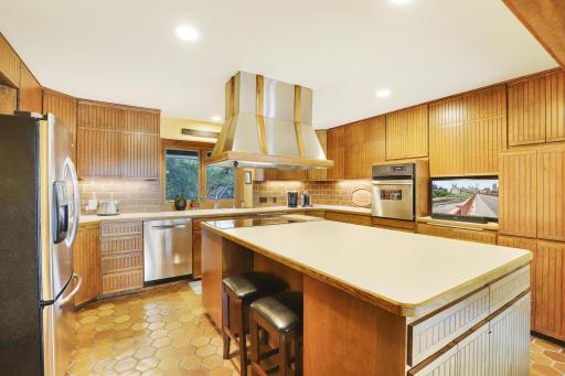 7413 Frontier Trail, Chanhassen, MN 55317