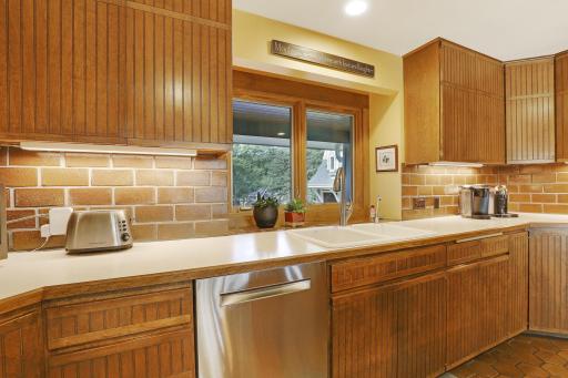 7413 Frontier Trail, Chanhassen, MN 55317