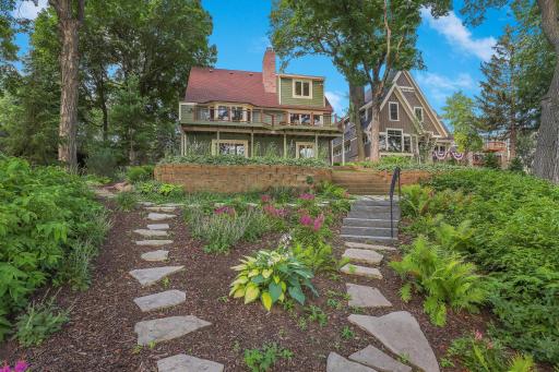 7413 Frontier Trail, Chanhassen, MN 55317