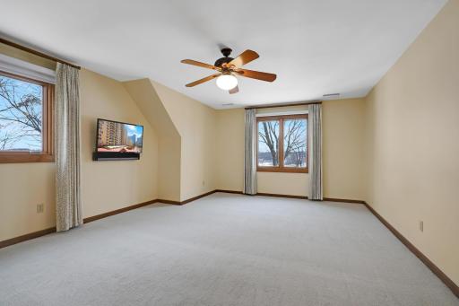 7413 Frontier Trail, Chanhassen, MN 55317