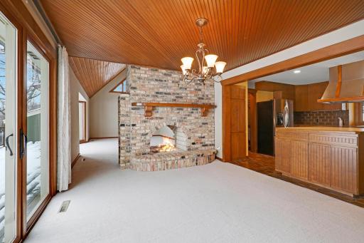 7413 Frontier Trail, Chanhassen, MN 55317