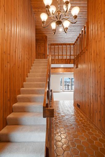 2 story tiled foyer that opens to great room.