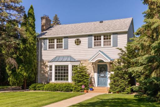 555 Mount Curve Boulevard, Saint Paul, MN 55116