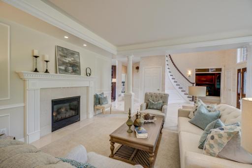 12 Lake Court, North Oaks, MN 55127