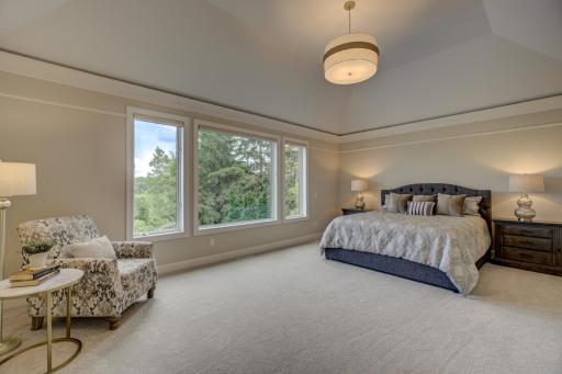 12 Lake Court, North Oaks, MN 55127