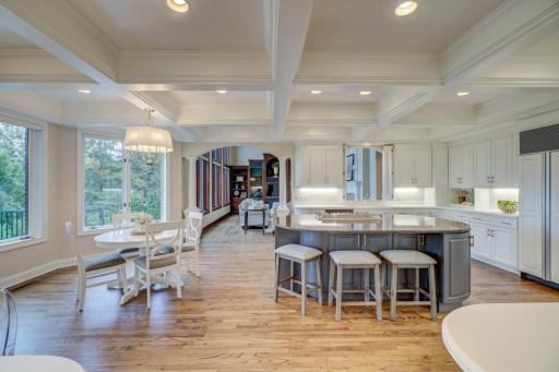 12 Lake Court, North Oaks, MN 55127