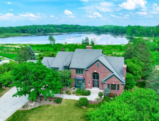 12 Lake Court, North Oaks, MN 55127
