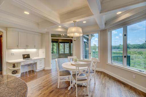 12 Lake Court, North Oaks, MN 55127