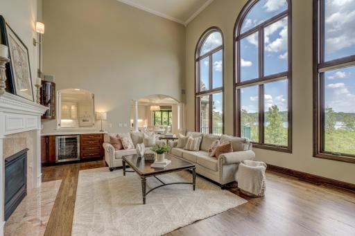 12 Lake Court, North Oaks, MN 55127