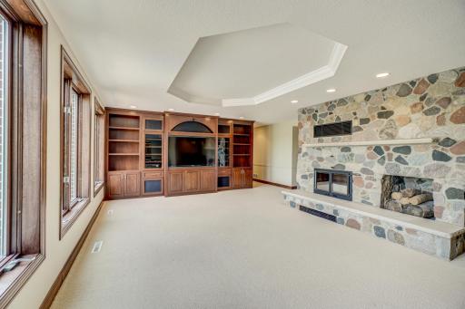 12 Lake Court, North Oaks, MN 55127