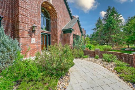12 Lake Court, North Oaks, MN 55127