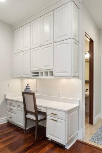 24275 Mary Lake Trail, Excelsior, MN 55331