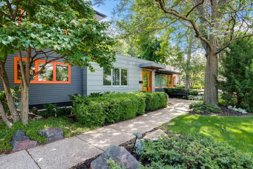 434 Mississippi River Boulevard S, Saint Paul, MN 55105