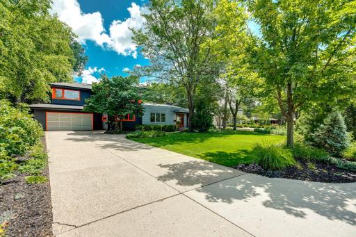 434 Mississippi River Boulevard S, Saint Paul, MN 55105