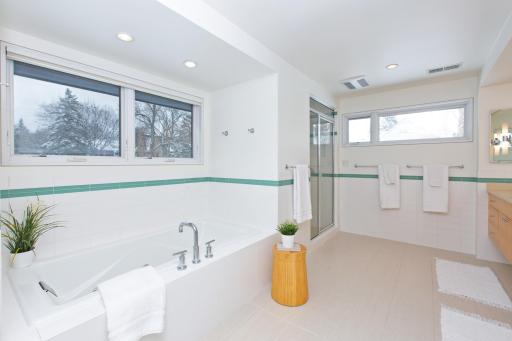 434 Mississippi River Boulevard S, Saint Paul, MN 55105