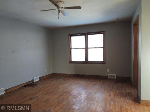 Livingroom - Did you notice the hardwood floors?