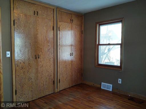 Bedroom #1 - MF - hardwood floors in the bedrooms, too!