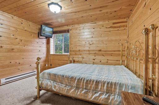 Outbuilding bedroom #5