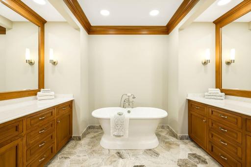 8301 Creekside Circle, 920, Bloomington, MN 55437