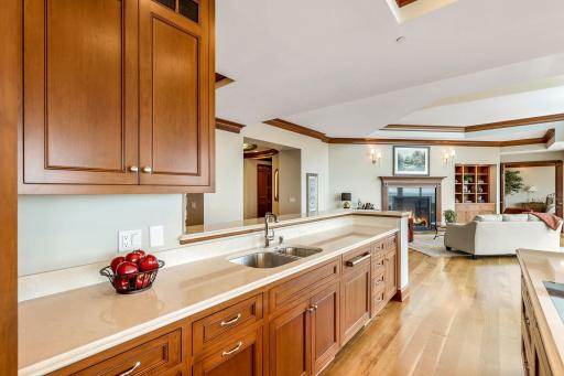8301 Creekside Circle, 920, Bloomington, MN 55437