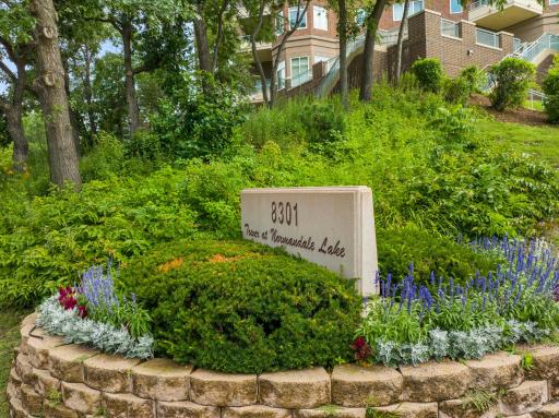 8301 Creekside Circle, 920, Bloomington, MN 55437