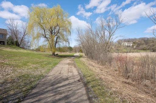 6840 Lucy Ridge Lane, Chanhassen, MN 55317