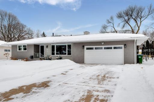 1456 Woodlynn Avenue, Roseville, MN 55113