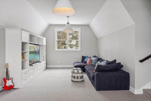 5705 Ayrshire Boulevard, Edina, MN 55436