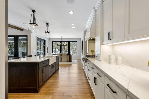 16882 Cedarcrest Drive, Eden Prairie, MN 55347