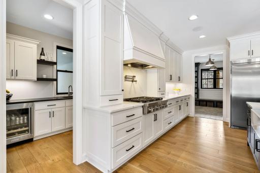 16882 Cedarcrest Drive, Eden Prairie, MN 55347