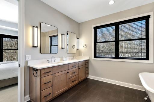 16882 Cedarcrest Drive, Eden Prairie, MN 55347