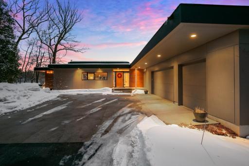 6651 Horseshoe Curve, Chanhassen, MN 55317