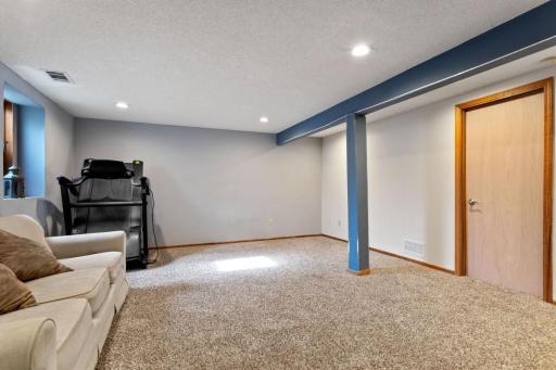 5701 91st Crescent N, Brooklyn Park, MN 55443