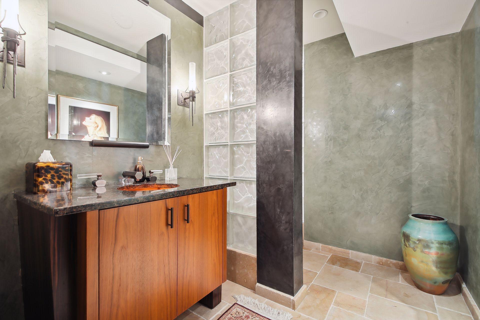 A pretty powder bath is also found on the lower level