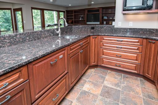 1303 Wicklow Lane SW, Rochester, MN 55902