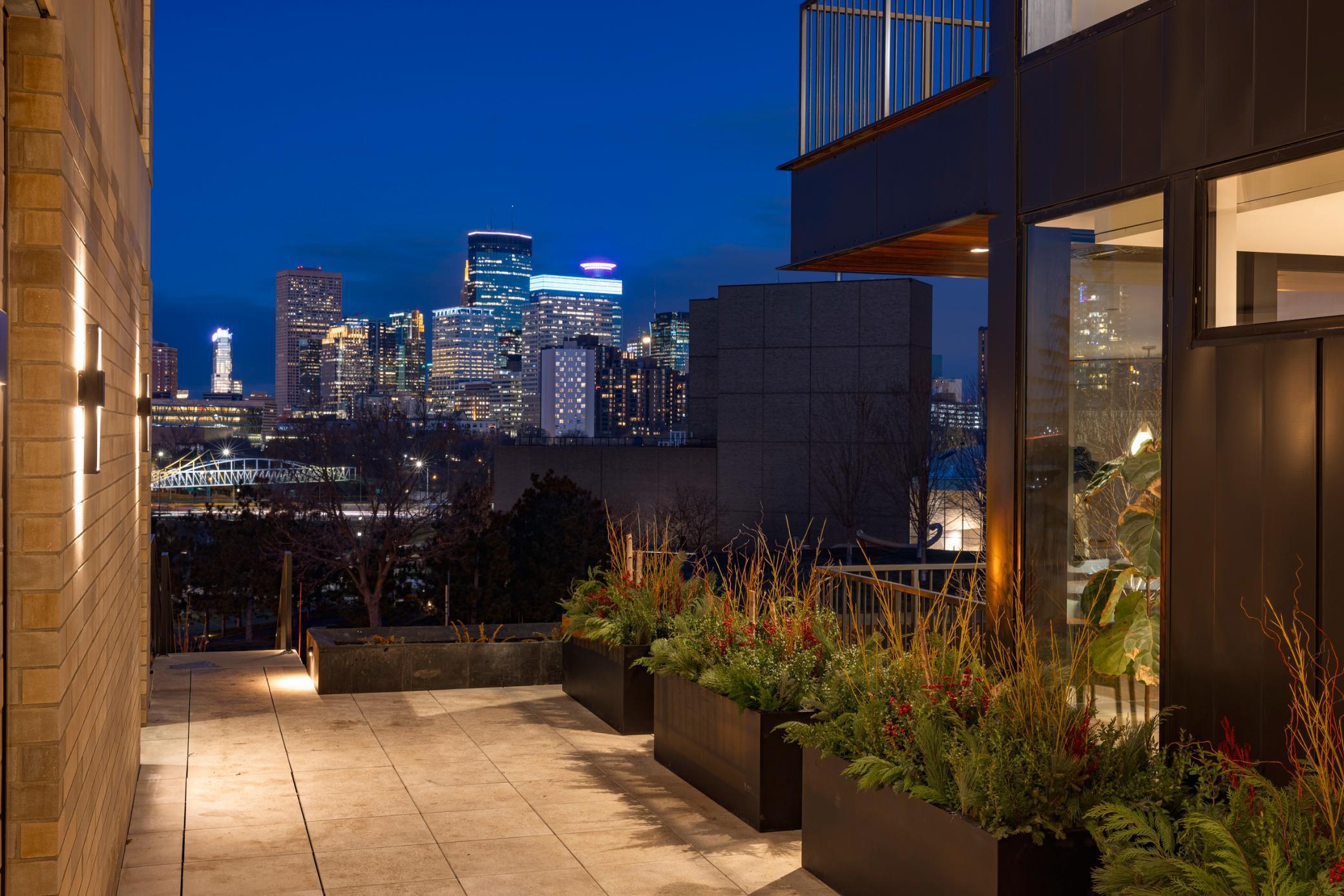 35 Groveland Terrace- front walkway