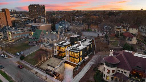 35 Groveland Terrace, 201, Minneapolis, MN 55403
