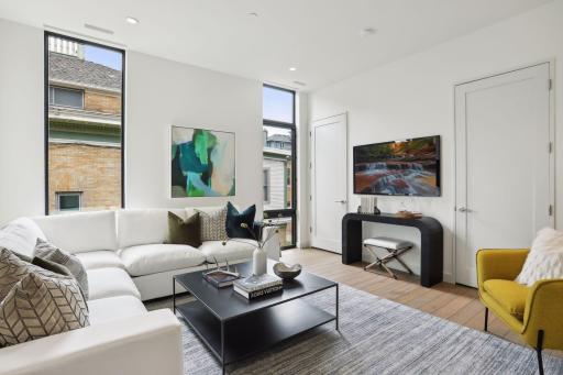 35 Groveland Terrace, 201, Minneapolis, MN 55403