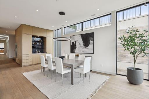 35 Groveland Terrace, 201, Minneapolis, MN 55403