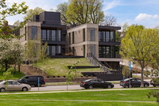 35 Groveland Terrace, 201, Minneapolis, MN 55403