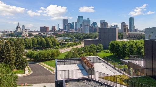 35 Groveland Terrace, 201, Minneapolis, MN 55403