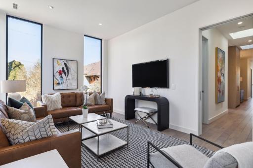 35 Groveland Terrace, 202, Minneapolis, MN 55403